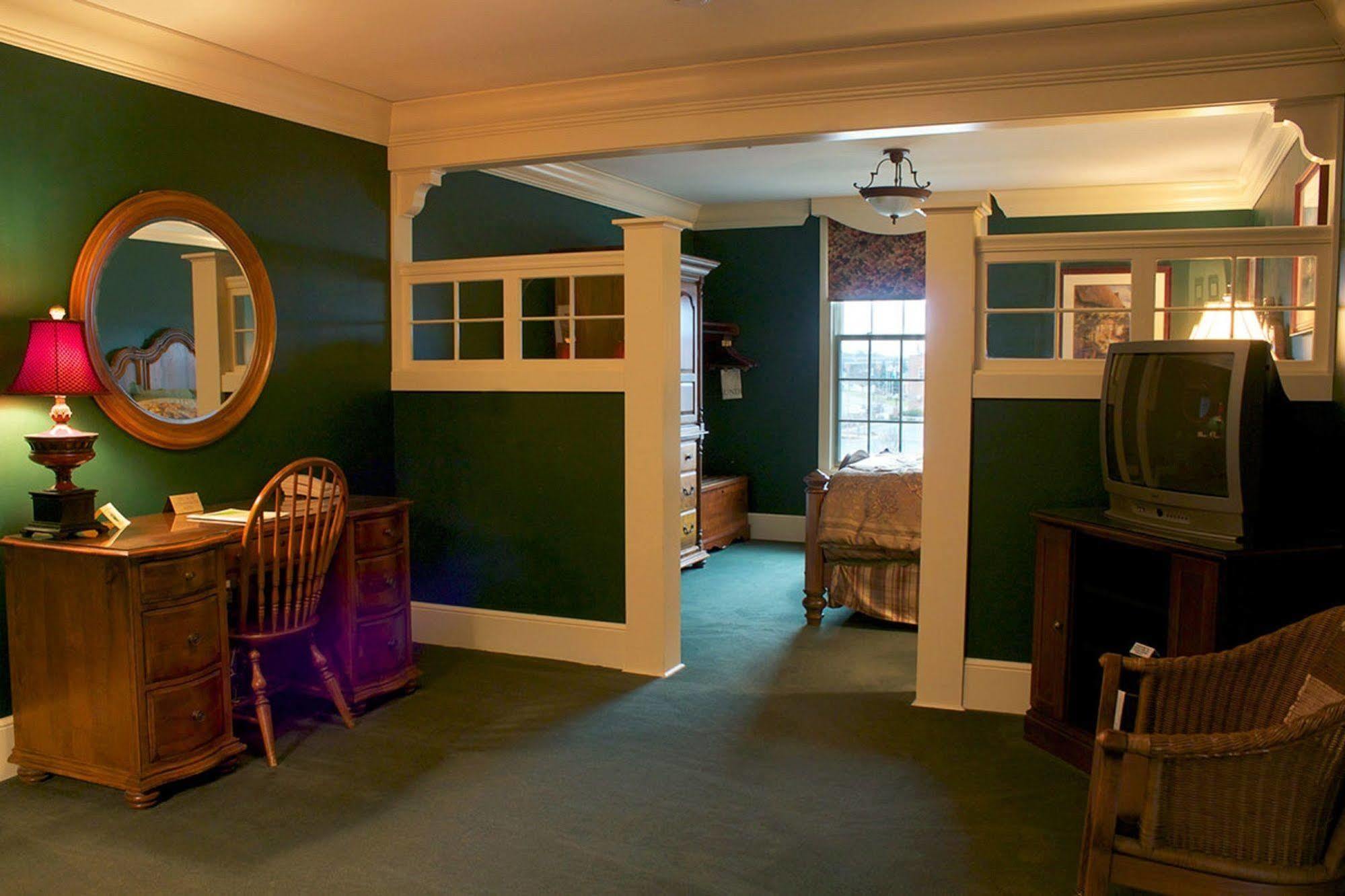 Saint Brendan'S Inn Green Bay Extérieur photo