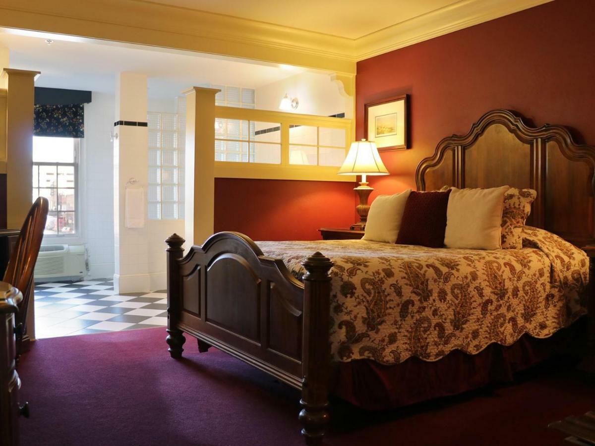 Saint Brendan'S Inn Green Bay Chambre photo