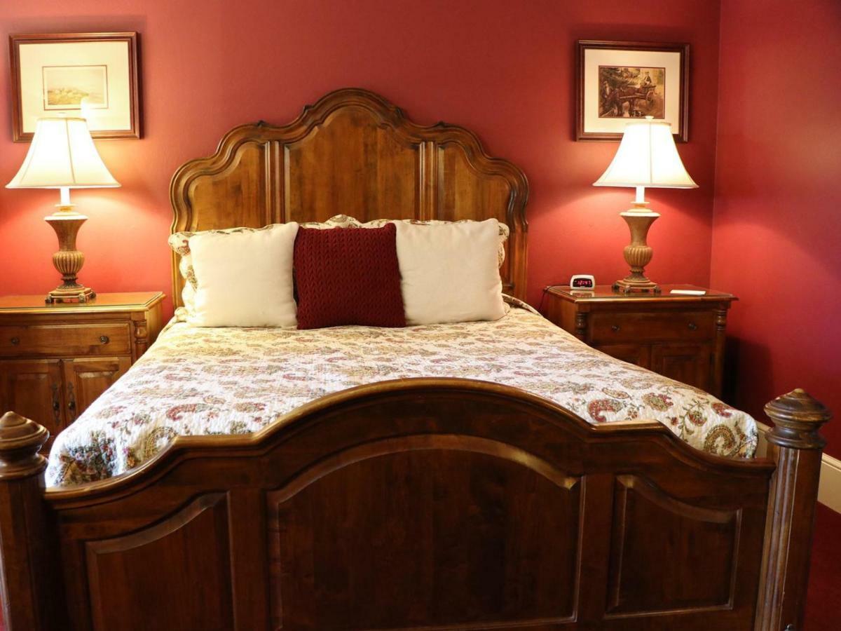 Saint Brendan'S Inn Green Bay Extérieur photo